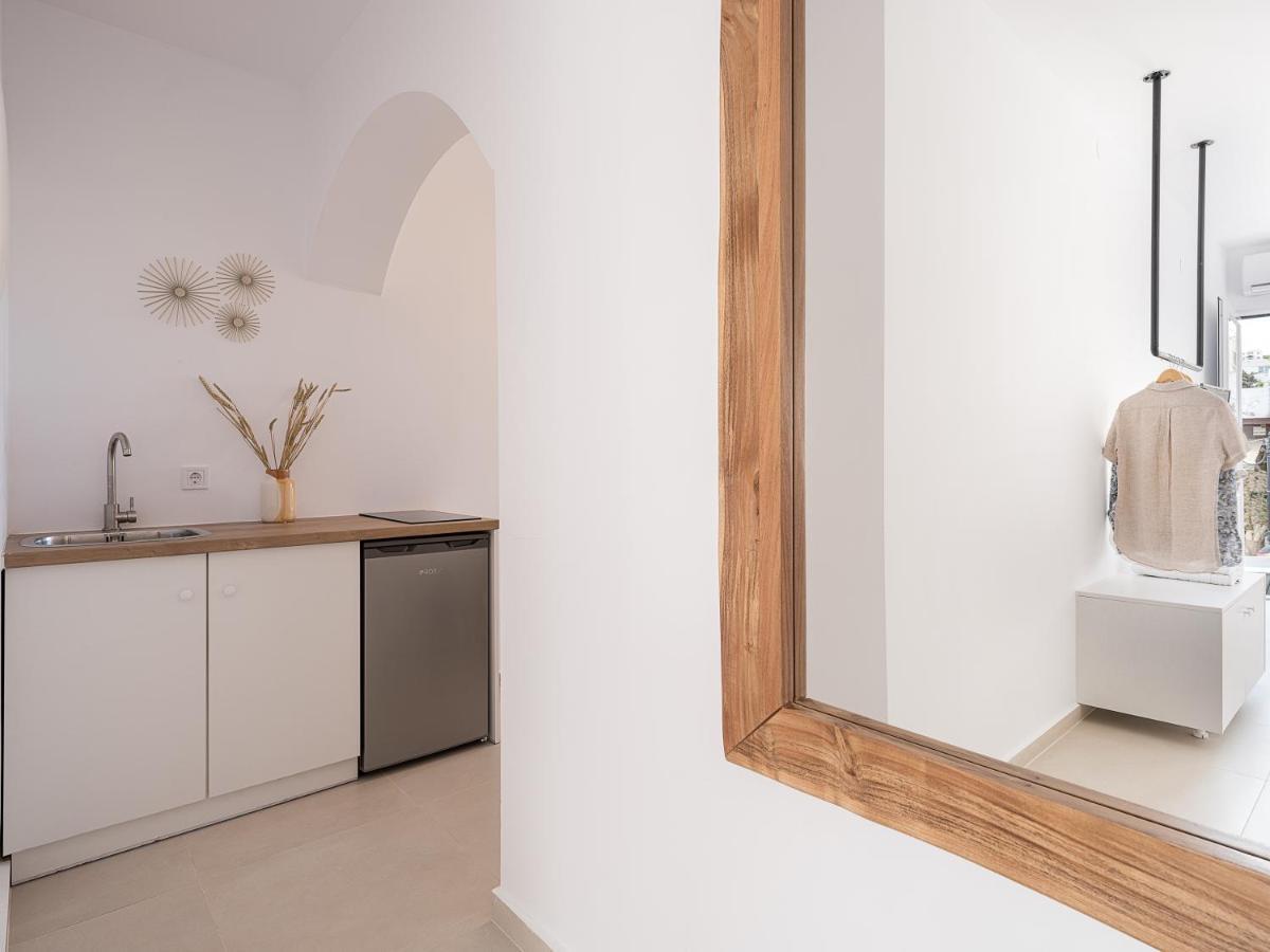 Astra Boutique Suites At Agia Marina Beach Exteriör bild