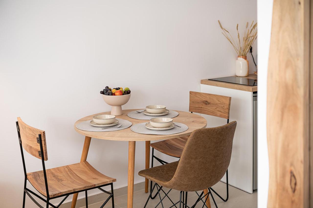 Astra Boutique Suites At Agia Marina Beach Exteriör bild